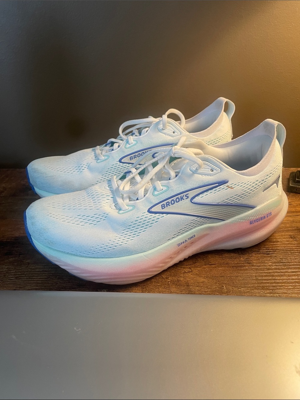 Brooks  glycerin gts women’s 11 wide Running Shors